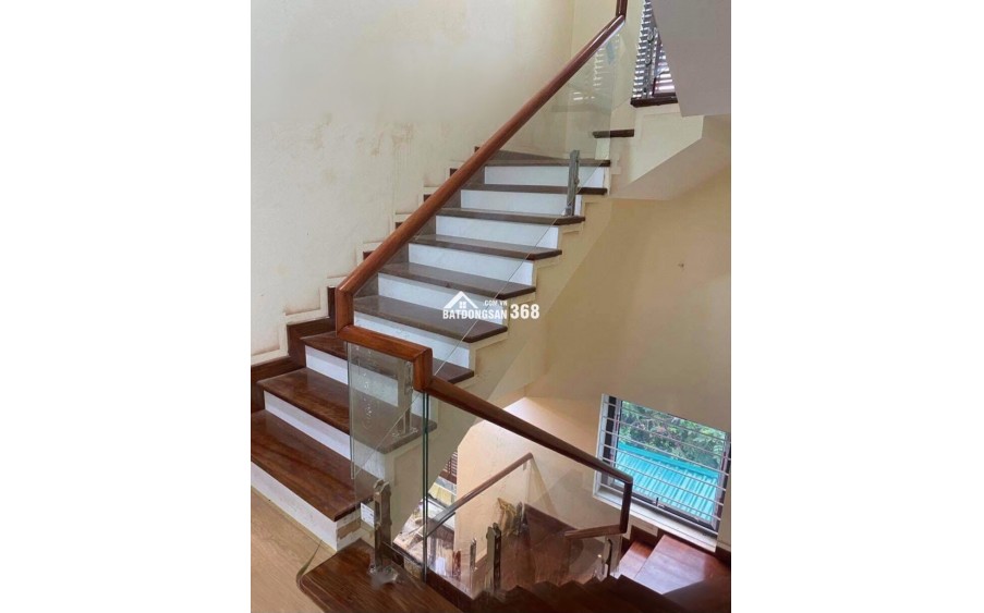 Mình cho thuê nhà mới, hai đường đi, Thái Hà; vỉa hè 92m2* 5T- 30 Tr
